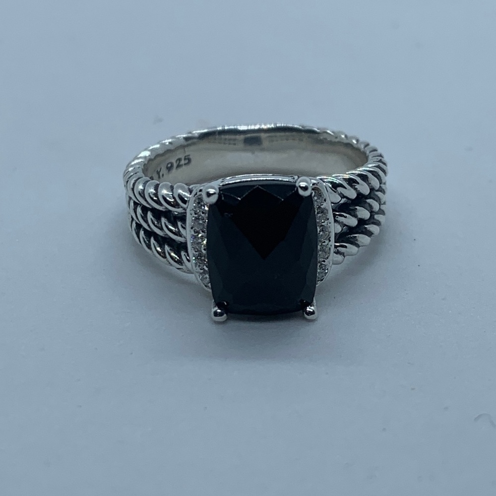 David Yurman Black Onyx Petite Wheaton Ring Size 7